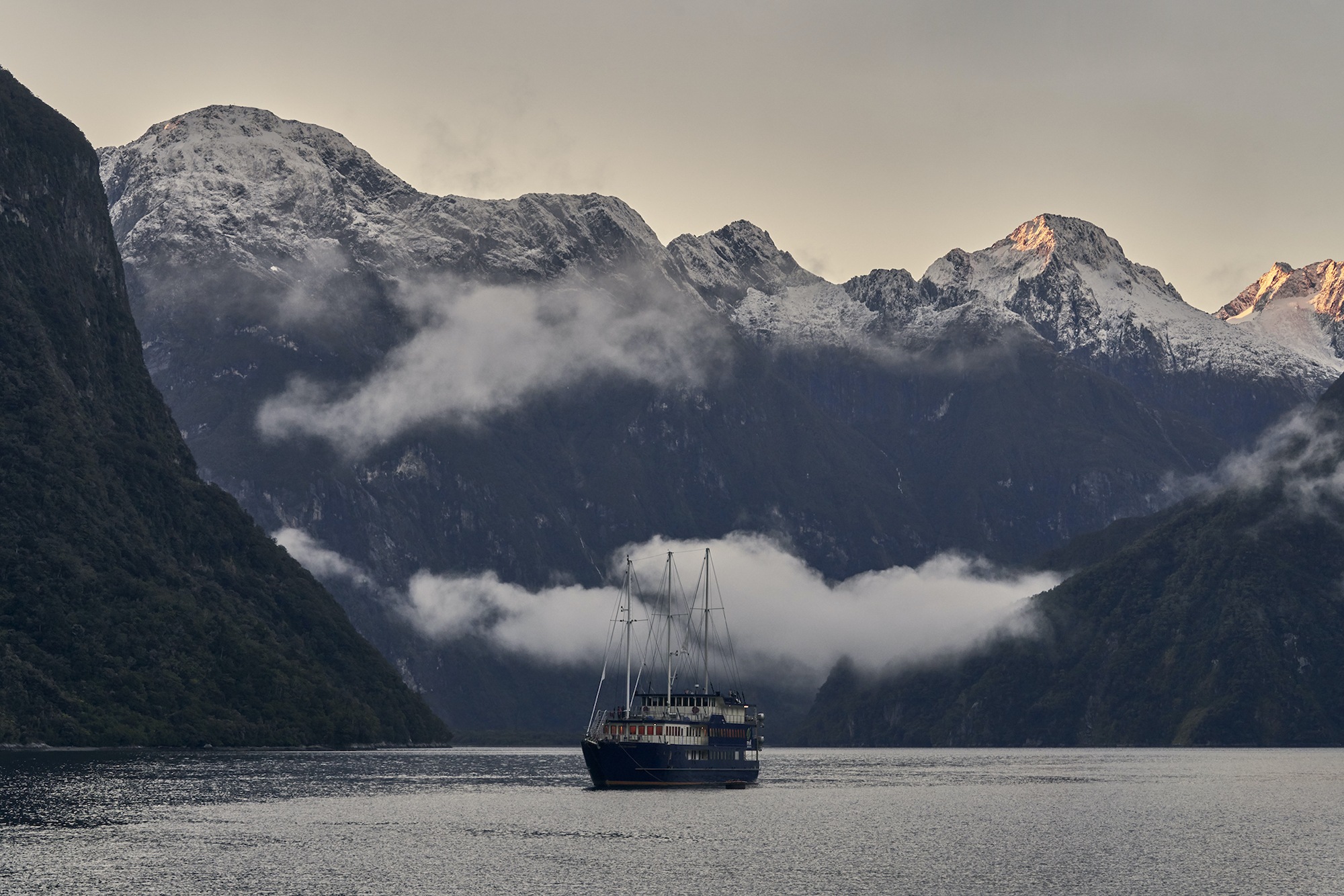 You are currently viewing Sleeping in Milford Sound will change your life